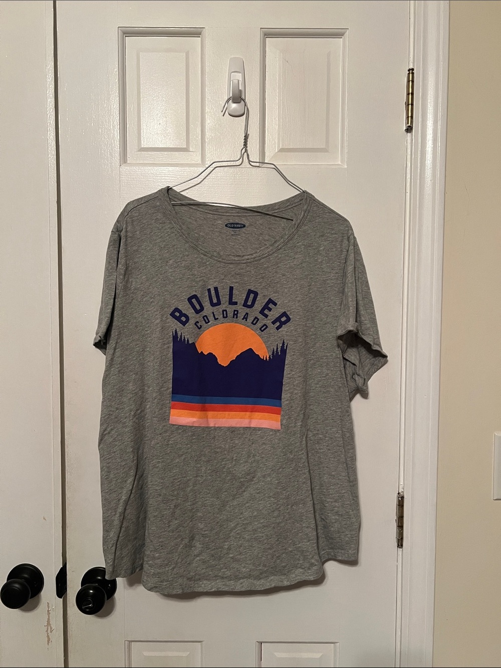 Old Navy Gray Tee with Orange & Blue Boulder Graphic
